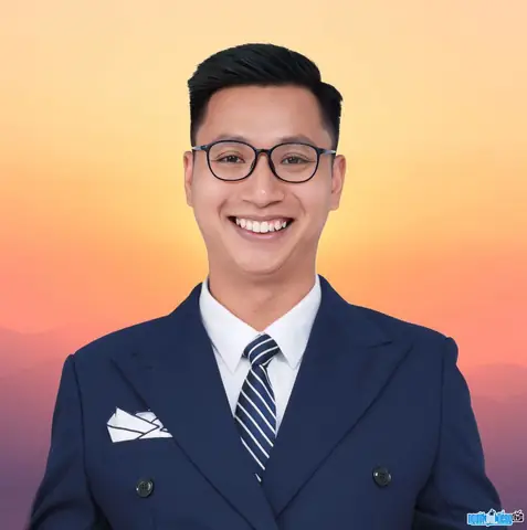 Đoàn Đức Đồng Là Ai? Hành Trình & Chuyên Môn Xây Dựng Thương Hiệu Cá Nhân Qua Video Marketing Đoàn Đức Đồng Là Ai? Hành Trình & Chuyên Môn Xây Dựng Thương Hiệu Cá Nhân Qua Video Marketing