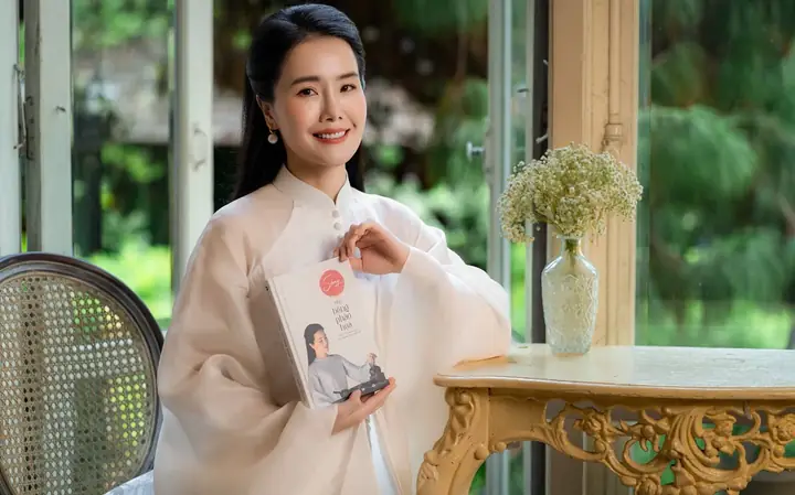Ruby Nguyễn Là Ai? Tiểu Sử, Sự Nghiệp Đa Dạng Và Tác Phẩm Của Diễn Giả Truyền Cảm Hứng Ruby Nguyễn Là Ai? Tiểu Sử, Sự Nghiệp Đa Dạng Và Tác Phẩm Của Diễn Giả Truyền Cảm Hứng