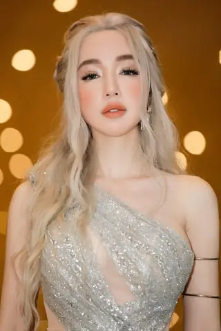 Tiểu Sử Elly Trần: Hồ Sơ Cá Nhân, Sự Nghiệp Và Cuộc Sống Hiện Tại Của "hot Girl Đời Đầu" U40 Tiểu Sử Elly Trần: Hồ Sơ Cá Nhân, Sự Nghiệp Và Cuộc Sống Hiện Tại Của "hot Girl Đời Đầu" U40