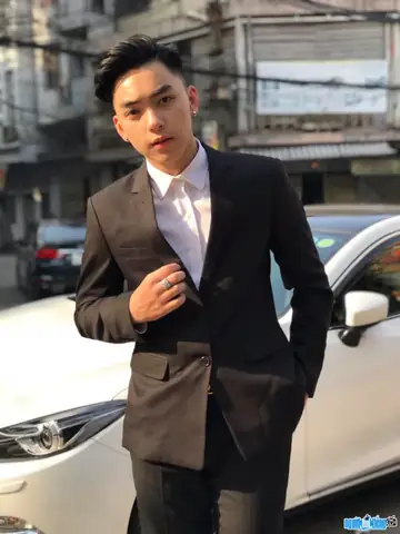 Tiểu Sử Diễn Vi&ecirc;n L&ecirc; Ho&agrave;ng Long: Từ "vua Vai Phụ" 10 Năm Đến B&ugrave;ng Nổ Nhờ 'mưa Đỏ' V&agrave; 'c&aacute;ch Em 1 Milimet'