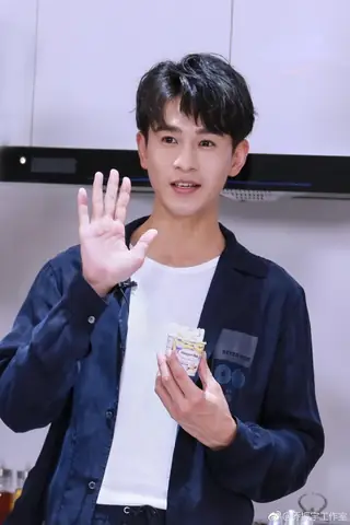 Tiểu Sử Diễn Viên Kiều Chấn Vũ (qiao Zhenyu): Hồ Sơ, Sự Nghiệp & Những Vai Diễn Điển Hình Tiểu Sử Diễn Viên Kiều Chấn Vũ (qiao Zhenyu): Hồ Sơ, Sự Nghiệp & Những Vai Diễn Điển Hình