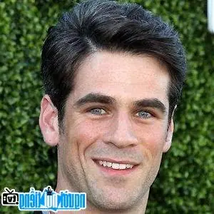 Eddie Cahill: Tiểu Sử, Sự Nghiệp & Những Vai Diễn Đẳng Cấp (tag Jones, Don Flack, Jim Craig) Eddie Cahill: Tiểu Sử, Sự Nghiệp & Những Vai Diễn Đẳng Cấp (tag Jones, Don Flack, Jim Craig)