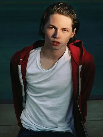 Jack Kilmer: Tiểu Sử, Sự Nghiệp Điện Ảnh Và Những Vai Diễn Nổi Bật Của Con Trai Val Kilmer Jack Kilmer: Tiểu Sử, Sự Nghiệp Điện Ảnh Và Những Vai Diễn Nổi Bật Của Con Trai Val Kilmer