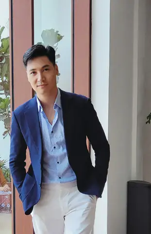 Mạnh Trường: Tiể Sử, Sự Nghiệp Điện Ảnh, Gia Đình Và Những Vai Diễn Tiêu Biểu Mạnh Trường: Tiể Sử, Sự Nghiệp Điện Ảnh, Gia Đình Và Những Vai Diễn Tiêu Biểu