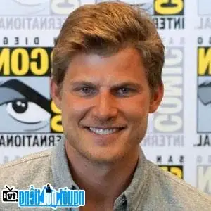 Travis Van Winkle: Tiểu Sử, Danh Sách Phim & Series Nổi Bật Của Nam Diễn Viên Hollywood Travis Van Winkle: Tiểu Sử, Danh Sách Phim & Series Nổi Bật Của Nam Diễn Viên Hollywood