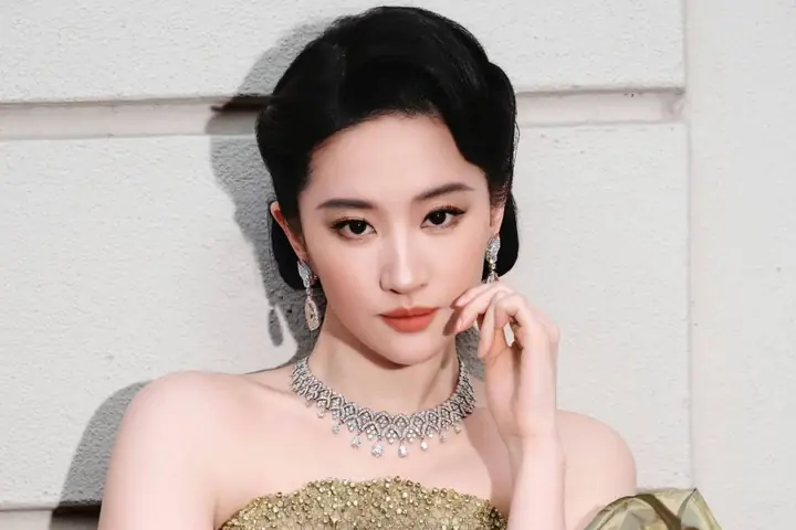 Lưu Diệc Phi (liu Yifei): Tiểu Sử Chi Tiết, Sự Nghiệp, Tác Phẩm Nổi Bật & Thông Tin Cập Nhật Lưu Diệc Phi (liu Yifei): Tiểu Sử Chi Tiết, Sự Nghiệp, Tác Phẩm Nổi Bật & Thông Tin Cập Nhật