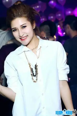 Tiểu Sử Diễn Viên Vân Navy (lê Phương Khánh Mỹ): Từ "phù Thủy" 5s Online, Hot Girl 8x Đến Doanh Nhân Và Bà Mẹ Bỉm Sữa Tiểu Sử Diễn Viên Vân Navy (lê Phương Khánh Mỹ): Từ "phù Thủy" 5s Online, Hot Girl 8x Đến Doanh Nhân Và Bà Mẹ Bỉm Sữa