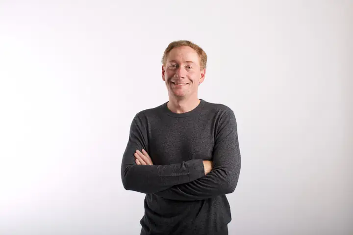 Gi&aacute;m Đốc Michael Wolfe L&agrave; Ai? Hồ Sơ 5 Nh&acirc;n Vật T&ecirc;n Michael Wolf/wolfe Nổi Bật Nhất