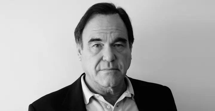 Oliver Stone: Tiểu Sử, Sự Nghiệp Điện Ảnh & Dấu Ấn "bậc Thầy Phim Chiến Tranh/ch&iacute;nh Trị"