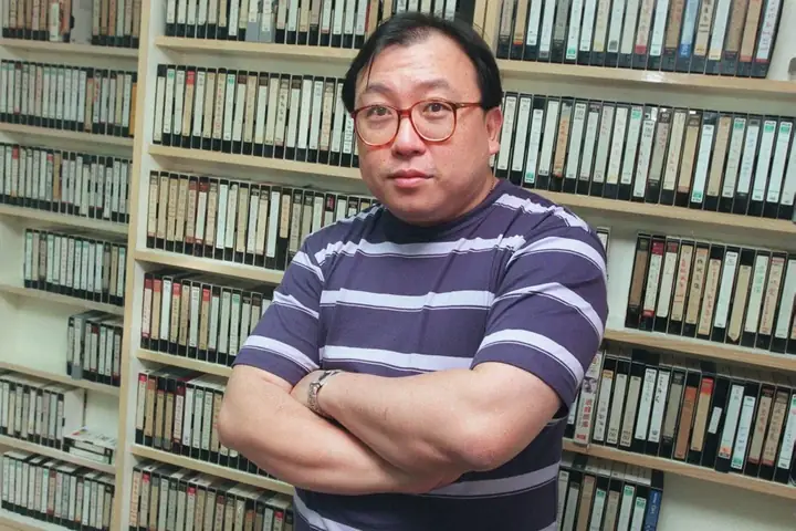 Hồ Sơ Giám Đốc Wong Jing (vương Tinh): Tiểu Sử, Phong Cách & Danh Sách Phim Điển Hình Hồ Sơ Giám Đốc Wong Jing (vương Tinh): Tiểu Sử, Phong Cách & Danh Sách Phim Điển Hình