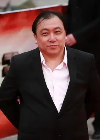 Hồ Sơ Giám Đốc Wong Jing (vương Tinh): Tiểu Sử, Phong Cách & Danh Sách Phim Điển Hình Hồ Sơ Giám Đốc Wong Jing (vương Tinh): Tiểu Sử, Phong Cách & Danh Sách Phim Điển Hình