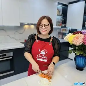 Giáo Viên Ms Thủy (hoàng Minh Thủy) - Hành Trình Từ Sinh Viên Ngoại Thương Đến Nhà Sáng Lập Kiss English Giáo Viên Ms Thủy (hoàng Minh Thủy) - Hành Trình Từ Sinh Viên Ngoại Thương Đến Nhà Sáng Lập Kiss English