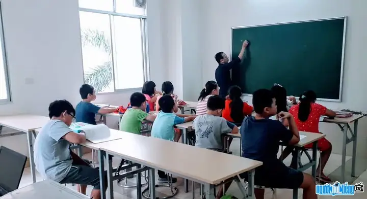 Gi&aacute;o Vi&ecirc;n Nguyễn Tiến Qu&acirc;n Emath: Hồ Sơ, Lịch Dạy To&aacute;n 5/luyện Thi 6, Địa Chỉ & Li&ecirc;n Hệ Clb Emath