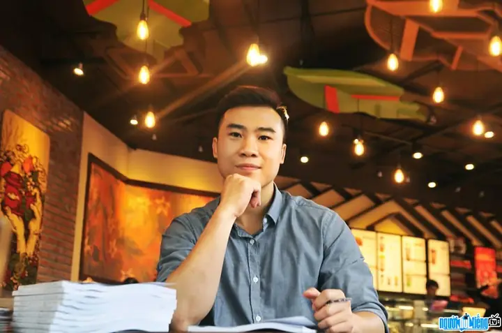 Giáo Viên Phạm Trung Thông: Ai Là Thầy Dạy Lý “vua” Thi Trắc Nghiệm Của Hà Nội? Giáo Viên Phạm Trung Thông: Ai Là Thầy Dạy Lý “vua” Thi Trắc Nghiệm Của Hà Nội?