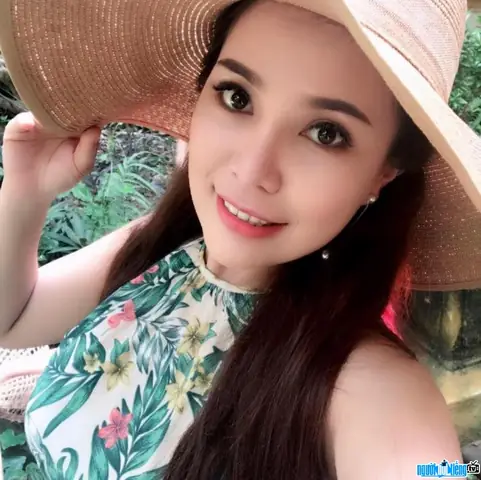 Hiện Tượng Mạng Giang Kim Cúc: Từ "mai Táng 0 Đồng" Đến Bị Phạt Tin Giả, Tố Cáo Lừa Đảo Và Án Phạt Vi Phạm Hành Chính Hiện Tượng Mạng Giang Kim Cúc: Từ "mai Táng 0 Đồng" Đến Bị Phạt Tin Giả, Tố Cáo Lừa Đảo Và Án Phạt Vi Phạm Hành Chính