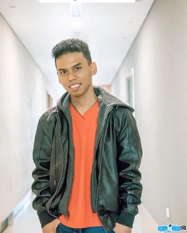 Hiện Tượng Mạng Syahril Ramadan: Từ "thánh Photoshop" Đến Ngôi Sao Mạng Toàn Cầu Hiện Tượng Mạng Syahril Ramadan: Từ "thánh Photoshop" Đến Ngôi Sao Mạng Toàn Cầu