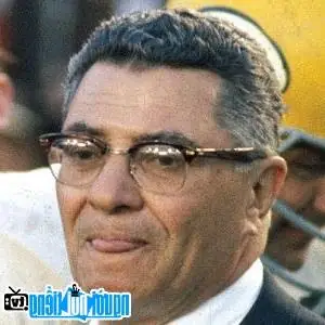 Hlv Bóng Đá Vince Lombardi: Huyền Thoại Vĩ Đại Nhất Lịch Sử Nfl Hlv Bóng Đá Vince Lombardi: Huyền Thoại Vĩ Đại Nhất Lịch Sử Nfl
