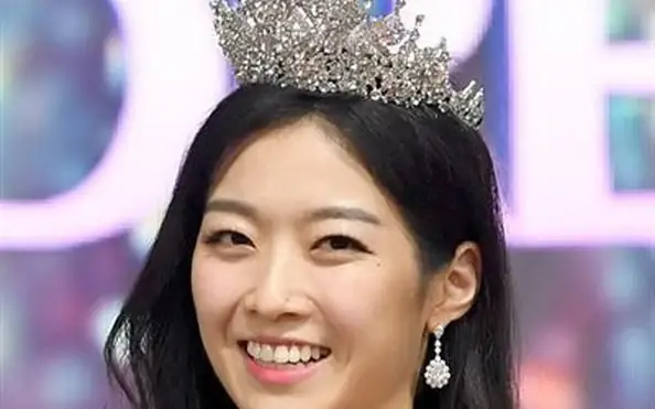 Hoa Hậu Kim Sung Ryung: Tiểu Sử Sự Nghiệp, Bí Quyết Giữ Dáng "không Tuổi" Ở 58 Và Gia Đình Có Con Nuôi Việt Nam Hoa Hậu Kim Sung Ryung: Tiểu Sử Sự Nghiệp, Bí Quyết Giữ Dáng "không Tuổi" Ở 58 Và Gia Đình Có Con Nuôi Việt Nam