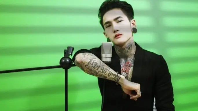 Tiểy Sử Hot Boy Xăm Trổ L&ecirc; Ho&agrave;ng Anh: Từ "người Xăm Nhiều Nhất Vn" Đến Đời Sống Mỹ, Tậu Nh&agrave; 45 Tỷ