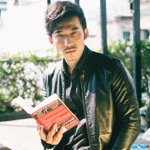Hot Boy Liên Bỉnh Phát: Hành Trình Từ Nhân Viên Nhà Hàng Đến Sao Điện Ảnh Hot Boy Liên Bỉnh Phát: Hành Trình Từ Nhân Viên Nhà Hàng Đến Sao Điện Ảnh