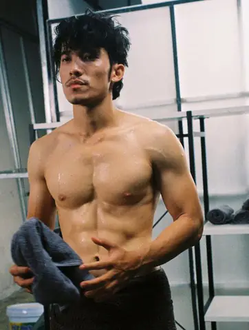 Hot Boy Liên Bỉnh Phát: Hành Trình Từ Nhân Viên Nhà Hàng Đến Sao Điện Ảnh Hot Boy Liên Bỉnh Phát: Hành Trình Từ Nhân Viên Nhà Hàng Đến Sao Điện Ảnh