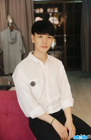 Hot Boy Nguyễn Đình Quang - Người Tày Nổi Tiếng Từ Trường Đh Luật Hà Nội Hot Boy Nguyễn Đình Quang - Người Tày Nổi Tiếng Từ Trường Đh Luật Hà Nội