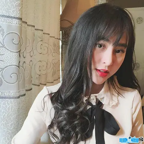 Hot Girl Thu Hoàng: Vẻ Đẹp, Sự Nổi Tiếng Và Hành Trình Trở Thành Người Doanh Nhân Trẻ Hot Girl Thu Hoàng: Vẻ Đẹp, Sự Nổi Tiếng Và Hành Trình Trở Thành Người Doanh Nhân Trẻ