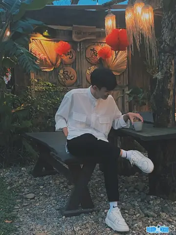 Bích Sơn Nhật Là Ai? Hồ Sơ Tuổi, Nghề Nghiệp, Bản Cover "love Song" & Link Mạng Xã Hội Bích Sơn Nhật Là Ai? Hồ Sơ Tuổi, Nghề Nghiệp, Bản Cover "love Song" & Link Mạng Xã Hội