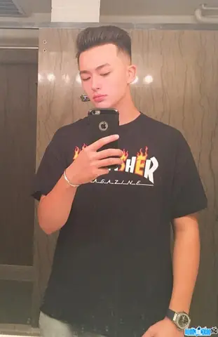 Bình John Saunders Là Ai? Tiểu Sử, Chiều Cao 1m94, Dòng Máu Việt - Úc Và Hành Trình Thành "hot Teen" Viral Bình John Saunders Là Ai? Tiểu Sử, Chiều Cao 1m94, Dòng Máu Việt - Úc Và Hành Trình Thành "hot Teen" Viral