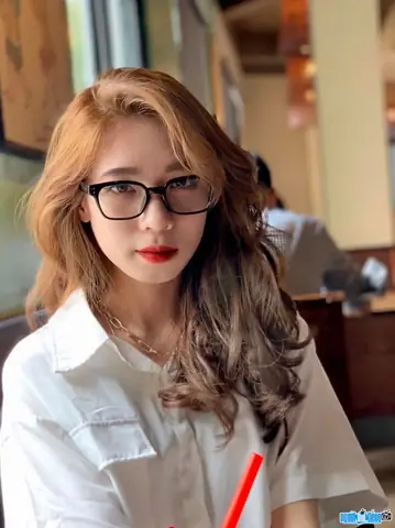 Kol Đinh Thị Vân Anh: Ai Là Cô Gái Gây Án Nổi Tiếng Trên Mạng Xã Hội? Kol Đinh Thị Vân Anh: Ai Là Cô Gái Gây Án Nổi Tiếng Trên Mạng Xã Hội?