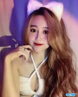 Hồ Sơ Kol Lâm Đan Đan (mie): Tiểu Sử, Sự Nghiệp, Mạng Xã Hội & Liên Hệ Booking Hồ Sơ Kol Lâm Đan Đan (mie): Tiểu Sử, Sự Nghiệp, Mạng Xã Hội & Liên Hệ Booking