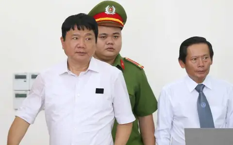 Tiểu Sử Luật Sư Tiến Sĩ Phan Trung Hoài: Sự Nghiệp, Chức Vụ Quan Trọng & Tác Phẩm "muôn Dặm Đường Xa" Tiểu Sử Luật Sư Tiến Sĩ Phan Trung Hoài: Sự Nghiệp, Chức Vụ Quan Trọng & Tác Phẩm "muôn Dặm Đường Xa"