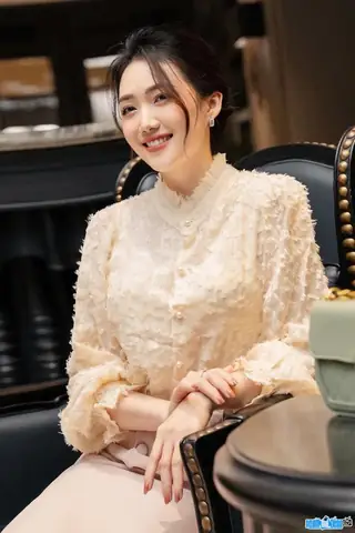 Hồ Sơ Mc Dương Huyền: Mc Thời Tiết Vtv Và Câu Chuyện "hai Nghề" Độc Đáo Tại Ngân Hàng Hồ Sơ Mc Dương Huyền: Mc Thời Tiết Vtv Và Câu Chuyện "hai Nghề" Độc Đáo Tại Ngân Hàng