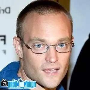 Tiểu Sử Chad Allen: Từ Thần Đồng Điện Ảnh, Sao "bác Sĩ Nhà Dr. Quinn" Đến Tâm Lý Học Gia Tiểu Sử Chad Allen: Từ Thần Đồng Điện Ảnh, Sao "bác Sĩ Nhà Dr. Quinn" Đến Tâm Lý Học Gia
