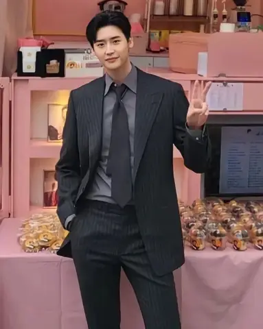 Tổng Hợp Tiểu Sử & Top Bộ Phim Hay Nhất Của Lee Jong Suk - Nam Thần Màn Ảnh Hàn Quốc Tổng Hợp Tiểu Sử & Top Bộ Phim Hay Nhất Của Lee Jong Suk - Nam Thần Màn Ảnh Hàn Quốc