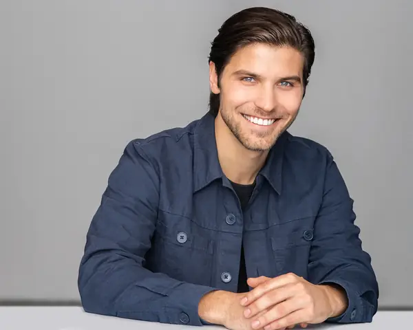 Luke Bilyk Là Ai? Tiểu Sử, Vai Drew Torres Trong Degrassi Và Sự Nghiệp Diễn Xuất Luke Bilyk Là Ai? Tiểu Sử, Vai Drew Torres Trong Degrassi Và Sự Nghiệp Diễn Xuất