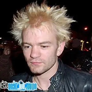Hồ Sơ Nghệ Sĩ Guitar Deryck Whibley: Tiểu Sử, Sum 41, Bộ Sưu Tập Guitar & Sự Nghiệp Hồ Sơ Nghệ Sĩ Guitar Deryck Whibley: Tiểu Sử, Sum 41, Bộ Sưu Tập Guitar & Sự Nghiệp