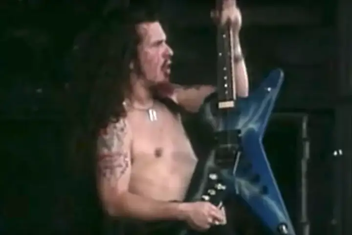 Tìm Hiểu Dimebag Darrell: Tiểu Sử, Phong Cách Guitar, Thiết Bị & Di Sản Huyền Thoại Pantera Tìm Hiểu Dimebag Darrell: Tiểu Sử, Phong Cách Guitar, Thiết Bị & Di Sản Huyền Thoại Pantera