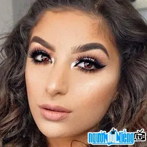 Alice Ustinova Là Ai? Tiểu Sử Nghệ Sĩ Trang Điểm, Nhiếp Ảnh Gia Và "valerie" - Muse Của The Weeknd Alice Ustinova Là Ai? Tiểu Sử Nghệ Sĩ Trang Điểm, Nhiếp Ảnh Gia Và "valerie" - Muse Của The Weeknd