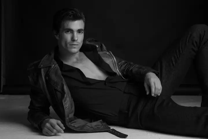 Julian Schratter: Hồ Sơ Người Mẫu, Nhiếp Ảnh Gia & Đạo Diễn | Sự Nghiệp & Dự Án Tiêu Biểu Julian Schratter: Hồ Sơ Người Mẫu, Nhiếp Ảnh Gia & Đạo Diễn | Sự Nghiệp & Dự Án Tiêu Biểu
