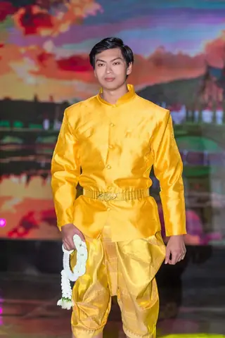 Người Mẫu Lê Trường Vinh: Hành Trình Vượt Rào Cản Và Thành Tựu Đáng Nể Người Mẫu Lê Trường Vinh: Hành Trình Vượt Rào Cản Và Thành Tựu Đáng Nể