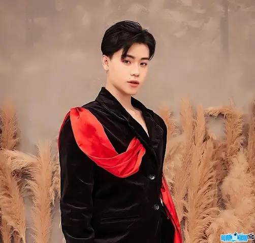 Tiểu Sử Phùng Lê Duy (duy Leo): Hồ Sơ, Sự Nghiệp Người Mẫu & Chuyên Gia Catwalk Tiểu Sử Phùng Lê Duy (duy Leo): Hồ Sơ, Sự Nghiệp Người Mẫu & Chuyên Gia Catwalk