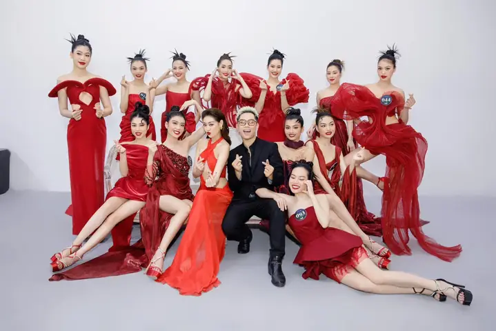 Nhà Thiết Kế Thời Trang Khang Lê: Hành Trình Từ Việt Nam Đến New York Và Ước Mơ Đổi Mới Ngành Công Nghiệp Thời Trang Việt Nhà Thiết Kế Thời Trang Khang Lê: Hành Trình Từ Việt Nam Đến New York Và Ước Mơ Đổi Mới Ngành Công Nghiệp Thời Trang Việt