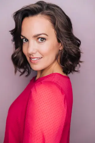 Kara Lindsay: Tiểu Sử, Sự Nghiệp Broadway Và Các Vai Diễn Tiêu Biểu (newsies, Romy & Michele, Shrek) Kara Lindsay: Tiểu Sử, Sự Nghiệp Broadway Và Các Vai Diễn Tiêu Biểu (newsies, Romy & Michele, Shrek)