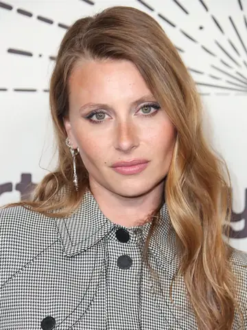 Aly Michalka: Tiểu Sử, Sự Nghiệp & Những Vai Diễn Điển Hình Của Nữ Diễn Viên - Ca Sĩ Người Mỹ Aly Michalka: Tiểu Sử, Sự Nghiệp & Những Vai Diễn Điển Hình Của Nữ Diễn Viên - Ca Sĩ Người Mỹ