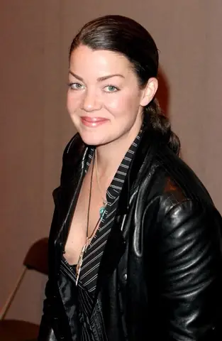 Claudia Christian: Tiểu Sử, Sự Nghiệp Và Vai Diễn Điển Hình Susan Ivanova Trong Babylon 5 Claudia Christian: Tiểu Sử, Sự Nghiệp Và Vai Diễn Điển Hình Susan Ivanova Trong Babylon 5