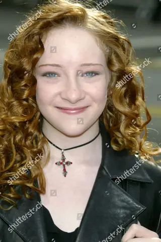 Scarlett Pomers: Tiểu Sử, Vai Kyra Trong Reba, Naomi Wildman Trong Star Trek V&agrave; Cuộc Sống Hiện Tại