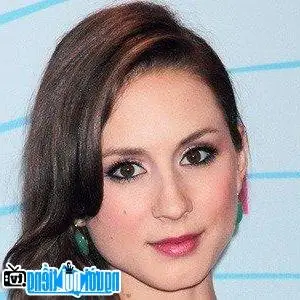 Troian Bellisario: Tiểu Sử, Sự Nghiệp & Vai Diễn Điển Hình Spencer Hastings Troian Bellisario: Tiểu Sử, Sự Nghiệp & Vai Diễn Điển Hình Spencer Hastings