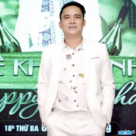 Quản Lý Lê Khắc Bình (bầu Show) Là Ai? Hồ Sơ, Nghề Nghiệp & Số Điện Thoại Booking Quản Lý Lê Khắc Bình (bầu Show) Là Ai? Hồ Sơ, Nghề Nghiệp & Số Điện Thoại Booking