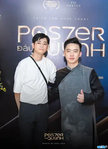 Chân Dung Nghệ Sĩ Trần Công Quỳnh: Hành Trình 9 Năm Thiết Kế Gần 1.000 Poster Điện Ảnh & Triển Lãm Đầu Tiên Tại Việt Nam Chân Dung Nghệ Sĩ Trần Công Quỳnh: Hành Trình 9 Năm Thiết Kế Gần 1.000 Poster Điện Ảnh & Triển Lãm Đầu Tiên Tại Việt Nam